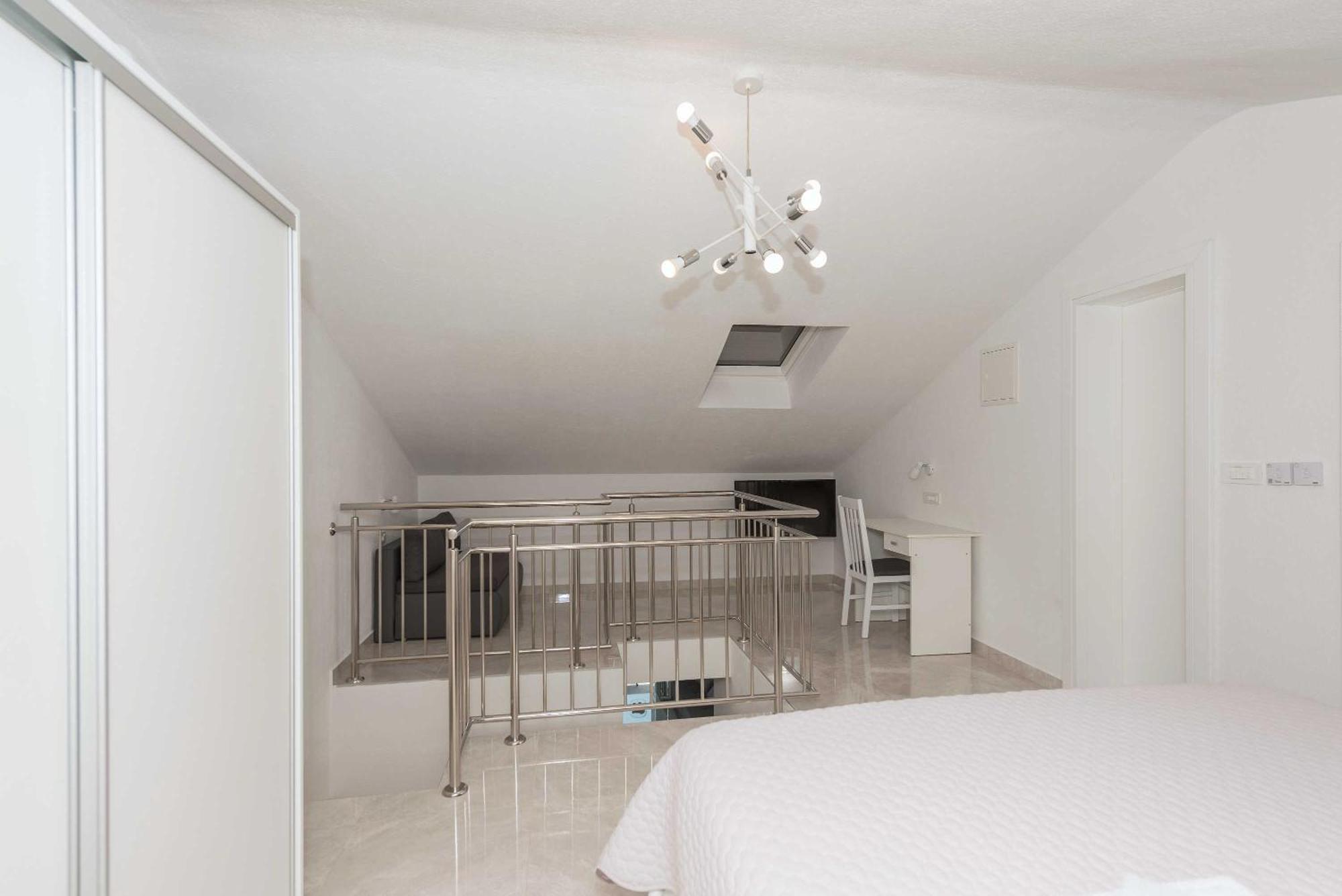 M&a 2 Apartment *