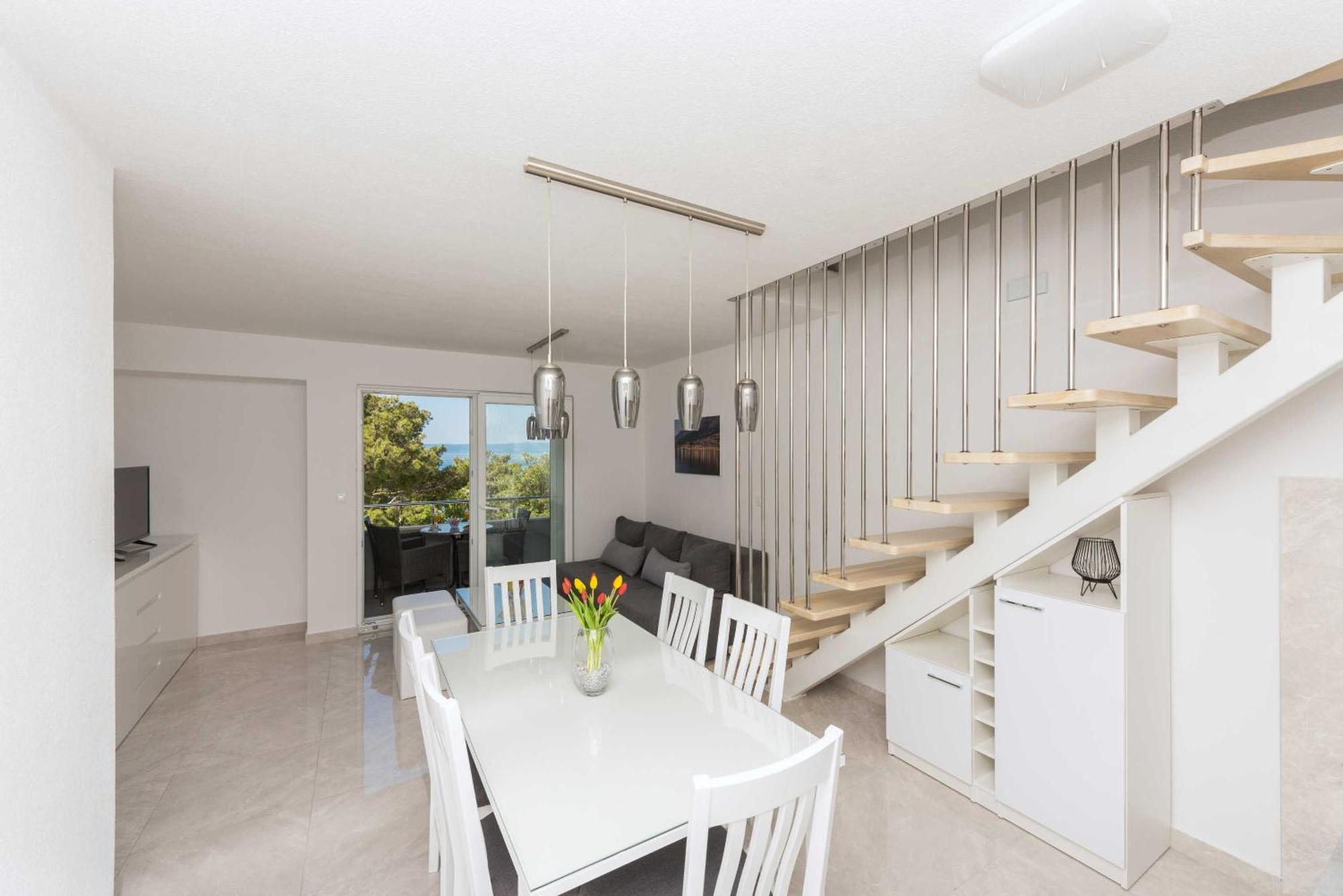 M&a 2 Makarska