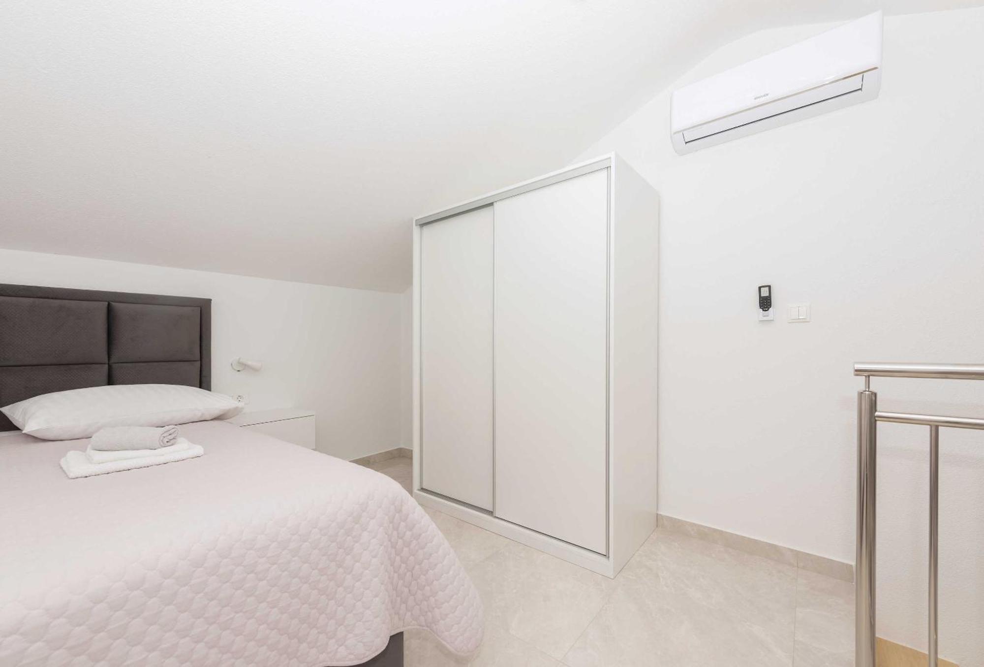 Apartment M&a 2 *