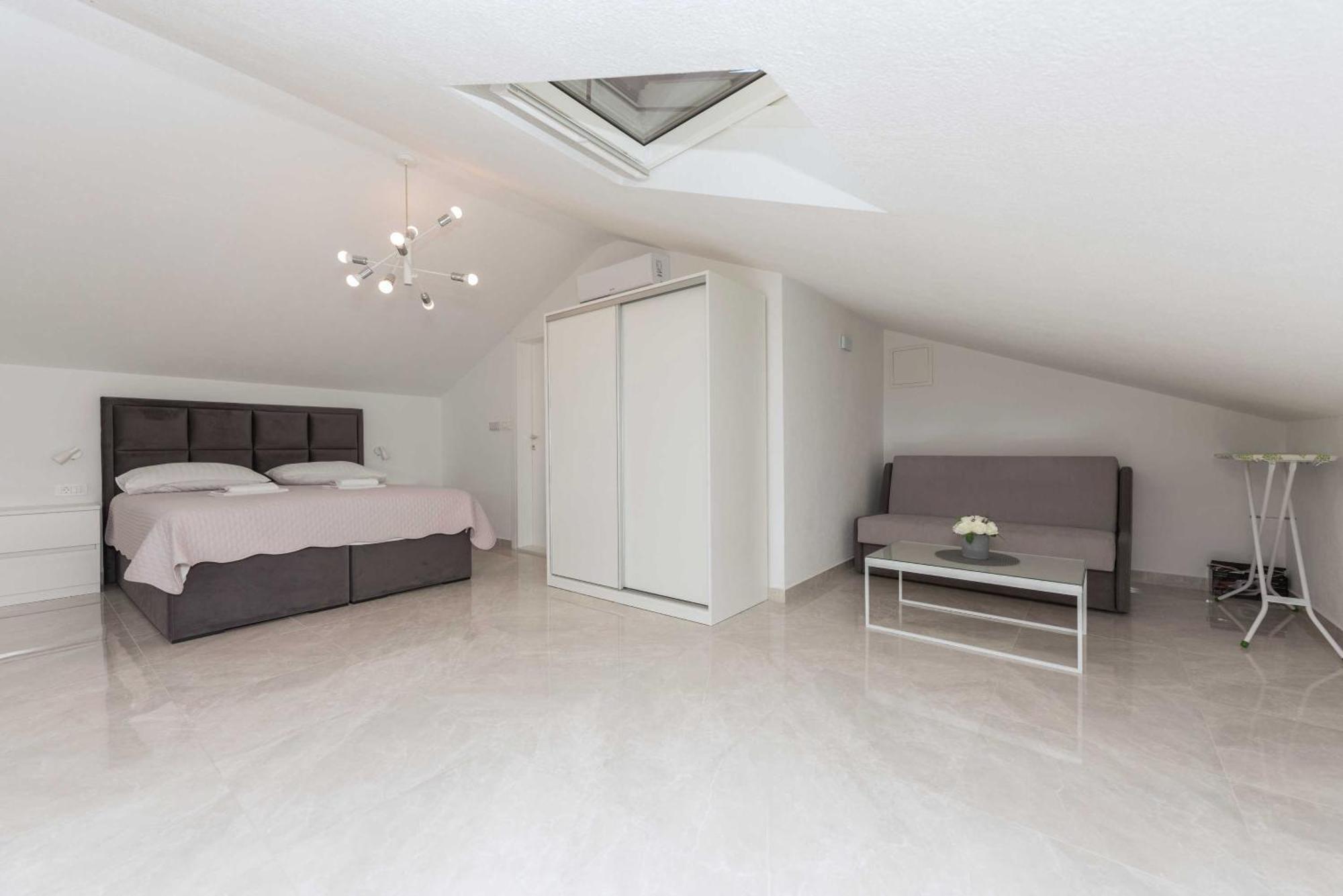 M&a 2 Apartment Makarska