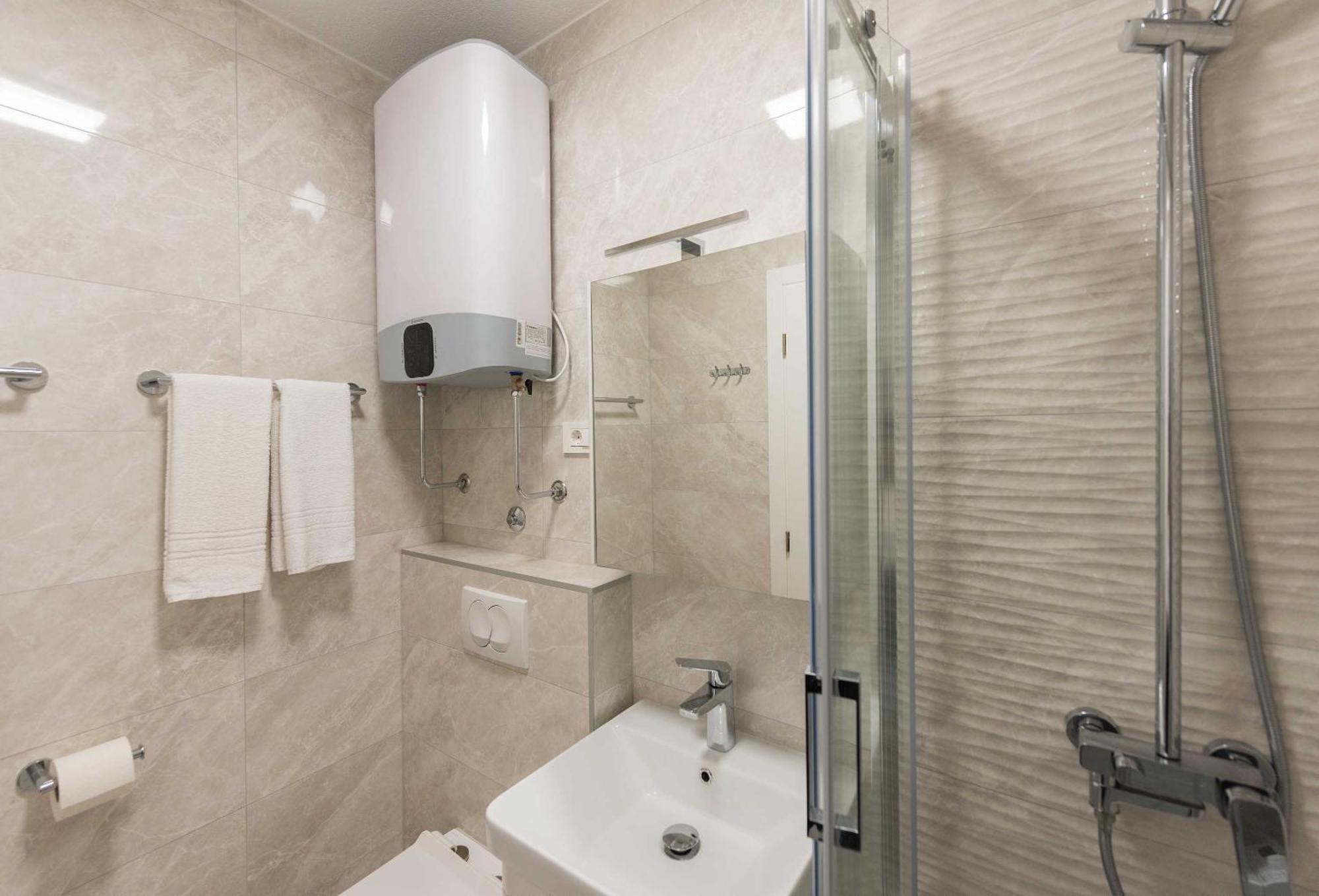 M&a 2 Apartment *